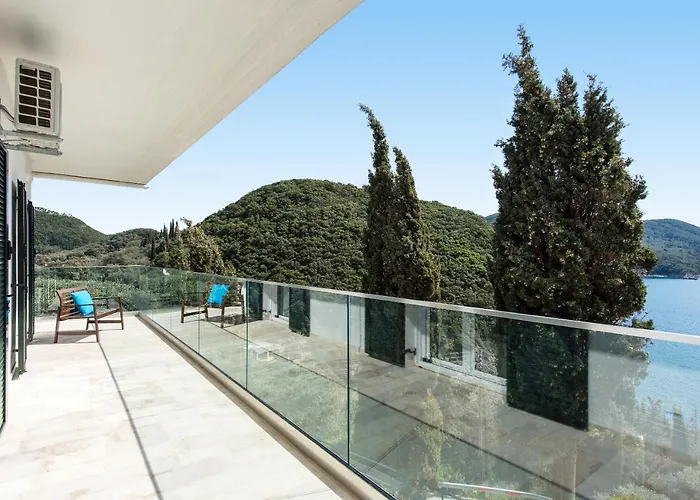 아파트 Thalia's House